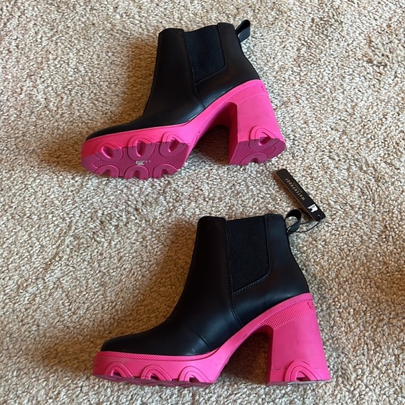 Sorel Brex Heel Chelsea Bootie boot shoe black hot pink platform 6 6.5 bootie - Picture 4 of 7